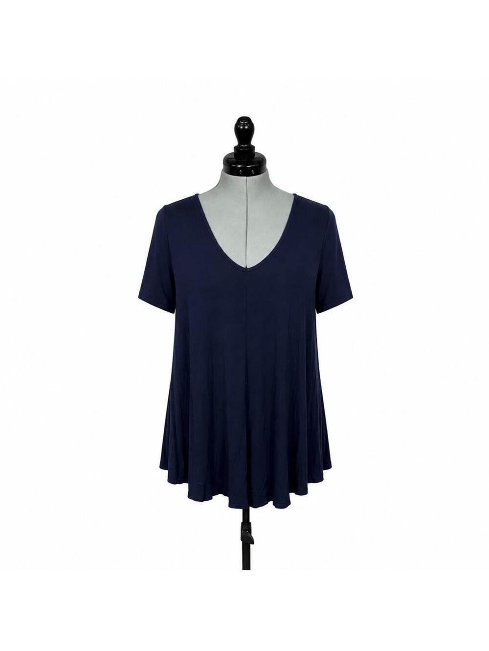 Green Envelope Los Angeles Navy Blue Flowy V-Neck T-Shirt (1X)